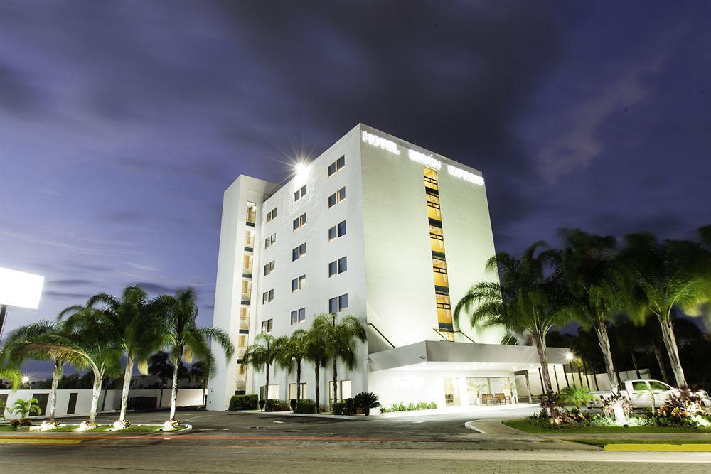 Hotel Mision Express Monterrey Aeropuerto La Fe Apodaca Zewnętrze zdjęcie